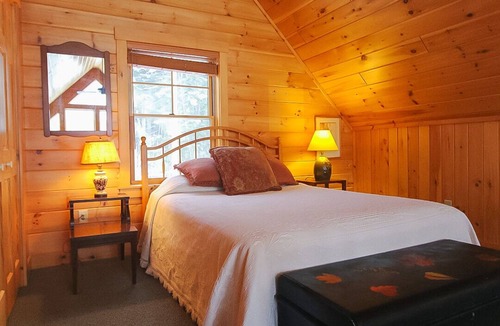 Rangeley Cottage | The Loft - a getaway for skiers and snowmobilers
