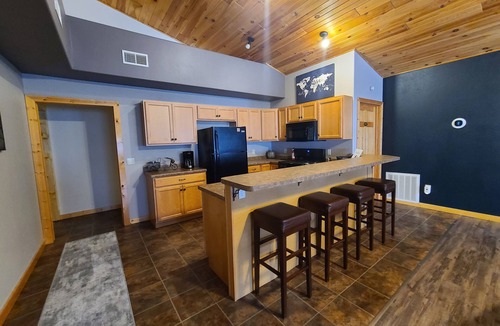 Winter Resort | "The Loft" @ Moxi Lodge and Lounge