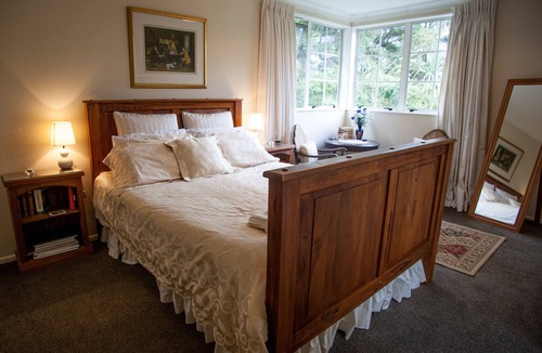 Acacia Bay Bed & Breakfast | The Loft