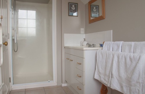 Acacia Bay Bed & Breakfast | The Loft
