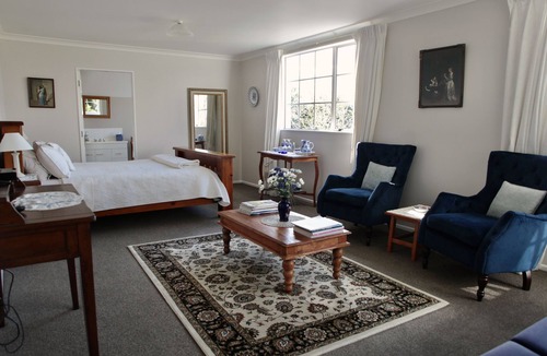 Acacia Bay Bed & Breakfast | The Loft