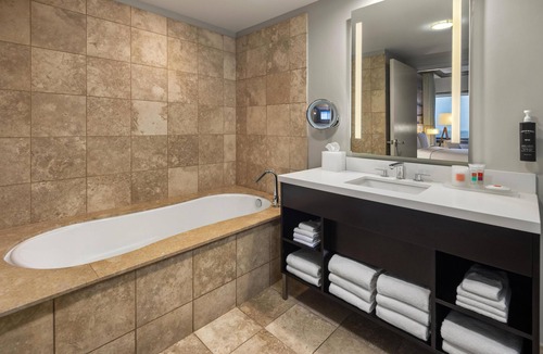 Downtown Minneapolis Hotel | The Lofton Hotel, Tapestry Collection by Hilton