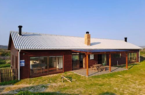 Pearly Beach House | The Log House