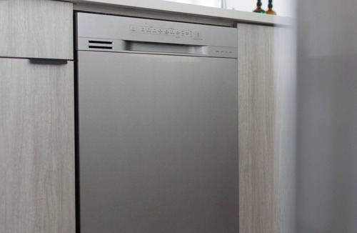 Langley Condo | The Logan Residence, 2-bed, 2- full bath Suite - In the Heart of Langley City