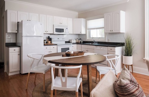 Prince Edward House | The Logan West Suite | Picton | 2 Bedrooms