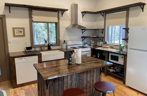 Tallahassee Cabin | The Longleaf Cabin is our largest cabin ideal for 2 families and kids