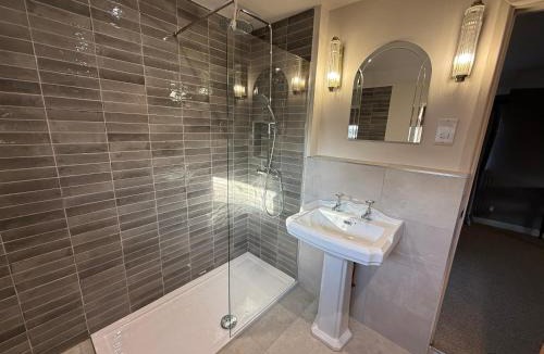 Abbess Roding Hotel | The Lord Raglan