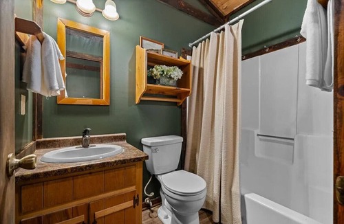 Sautee Nacoochee Bed & Breakfast | The Lost Compass - Suite #1 - Cozy Cabin Retreat