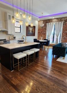 Metropolis Apartment | The Luxe Building- 2 Bedroom Apartment in Metropolis