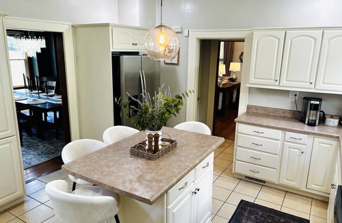 Springfield House | The Mac House - Sleeps 10