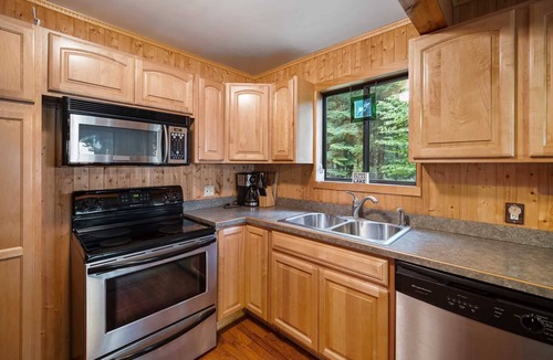 Mackinaw City Cottage | The Mackinaw House on Lake Huron