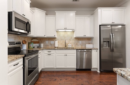 Epworth Acres House | The Mae: 3BD/2.5BA FLETC/Family/Pet Friendly Modern Townhome