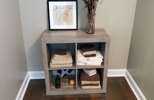 State Park Apartment | The Majestic Suite off Brickyard