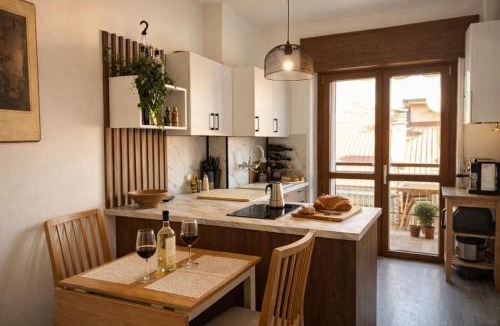 Malgrate Apartment | The Malgrate Balcony - Lake Como Retreat