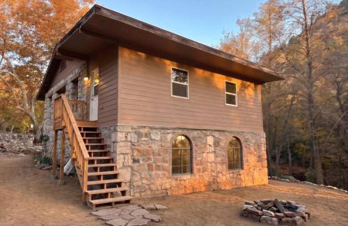 Globe House | The Managers Quarters at Ash Creek