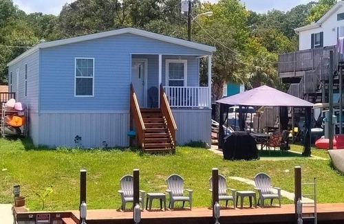 Weeki Wachee Gardens House | The Manatee Hideaway II-3 Bed/2Bath-40' Dock-5 Kayaks&Canoe-Adventure Awaits You