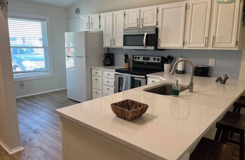 Southside House | The Mandarin Hideaway, Games, Firepit, Sleeps 5