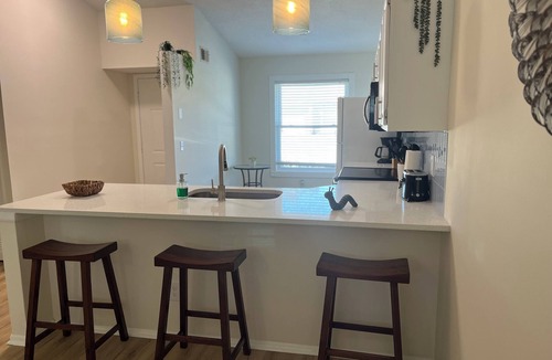 Southside House | The Mandarin Hideaway, Games, Firepit, Sleeps 5