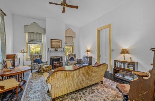 Berkeley Springs House | The Manor - Historic Mansion, Wifi, Covered Porch, Screen Porch, King Bed, Walk to Spas, Shops & Restaurants