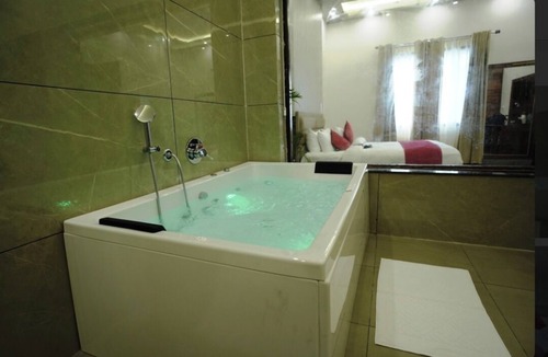 Bail Parao Hotel | The Manrals Resort