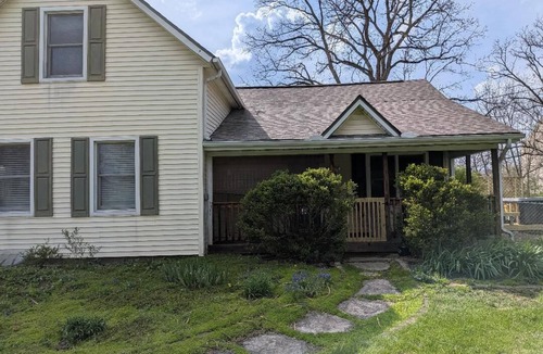 Lewis Center House | The Manx Manor - Fire Pit - 1.1 Acres - Hot Tub