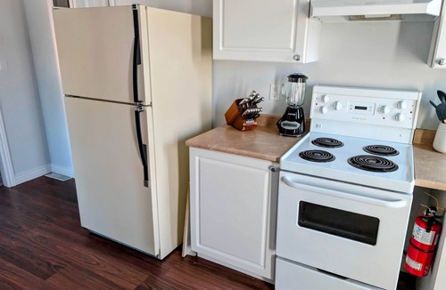 Alert Bay Apartment | The Maple Executive Suite | 2-Bedroom Serviced Apartment