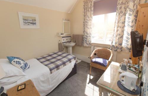 Hythe Bed & Breakfast | The Maples