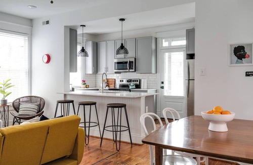 Church Hill House | The Marshall, 2BR/BA Church Hill Retreat