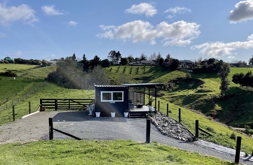 Katikati Cabin | The Master's Chambers Katikati