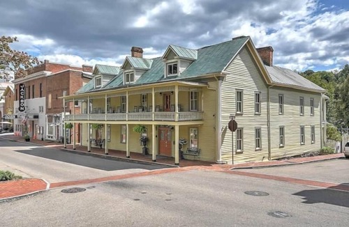 Jonesborough House | The Maxwell Room at The Historic Eureka Inn and Event Center