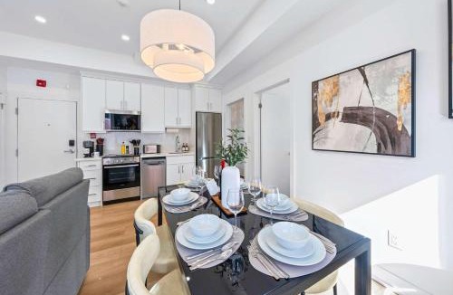 Grange Park Hotel | The McCaul Spacious Suite Near Chinatown