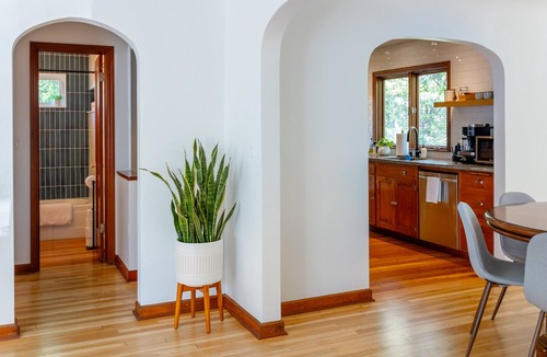 Pullman House | The McKenzie BnB | Walk to WSU & Downtown | 3BR/2BA | Sleeps 6–8