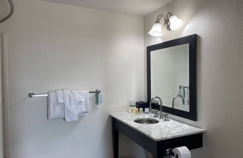 Wheeling Hotel | The McLure Hotel and Conference Center