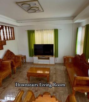 Paracelis House | The Meadow View House