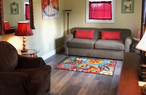 East Springfield House | The Meadowlark Inn