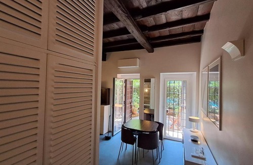 Trastevere Apartment | The Melograno Apartment