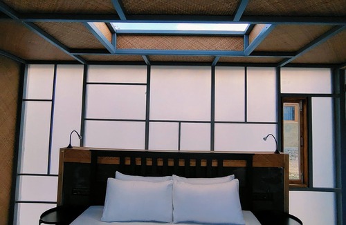 Man Hotel | The Merak