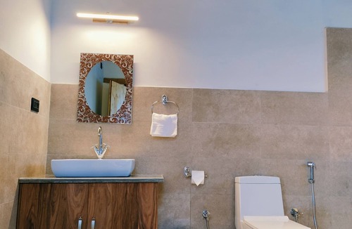 Man Hotel | The Merak
