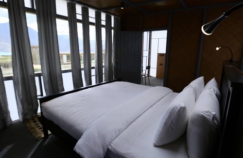 Man Hotel | The Merak