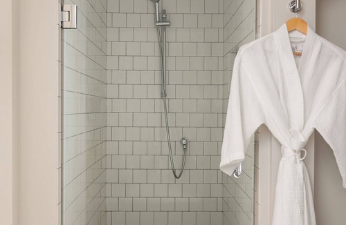 Salem Hotel | The Merchant