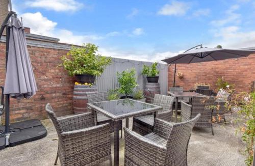 Ararat Hotel | The Mess and Barracks