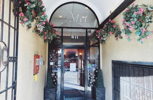 Downtown New Westminster Hotel | The Met Hotel