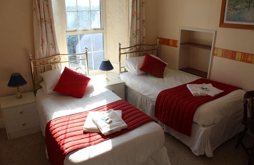 Pembroke Hotel | The Middlegate Hotel