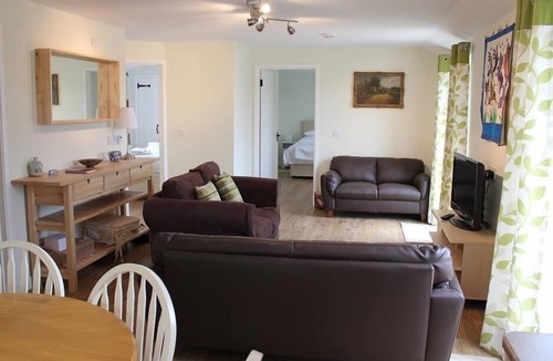 West Knoyle Cottage | THE MILKING PARLOUR, pet friendly, with a garden in Shaftesbury