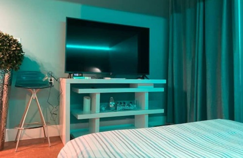 Saint-Boniface Apartment | The Mini Loft Spamania Spa/sauna/steam room/privateBalcony and private outdoor fireplace!
