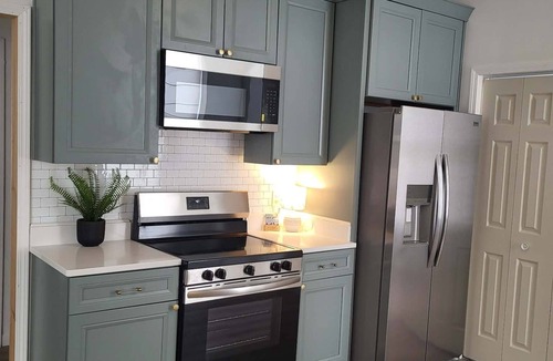 Henderson Apartment | The Mint Julep! 3BD 2BA Next to Brewery