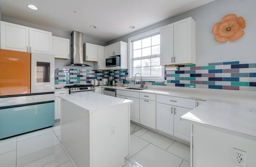 Upper Marlboro House | 'The Mirror' - Elegant & Dog-Friendly DMV Home