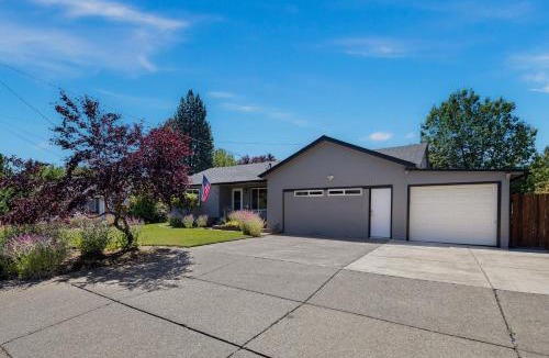 Bethel-Danebo House | The Mixture - Hot Tub, Fire Pit & Covered Outdoor Dining home