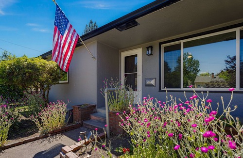 Bethel-Danebo House | The Mixture - Hot Tub, Fire Pit & Covered Outdoor Dining 3 Bedroom Home