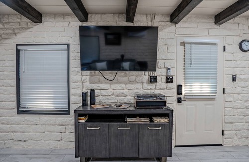 Wimberley Cabin | The Mockingbird Cabin - Peaceful Hill Country Getaway